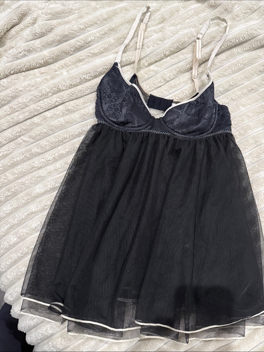 Victoria's Secret Black Lace & Mesh Babydoll Chemise with Ivory Trim 36D top
